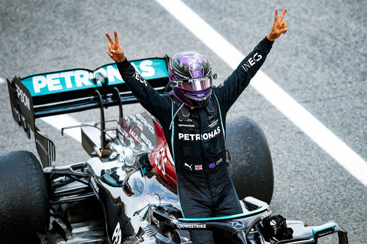 Lewis Hamilton of Mercedes (Lewis Hamilton wa Mercedes )